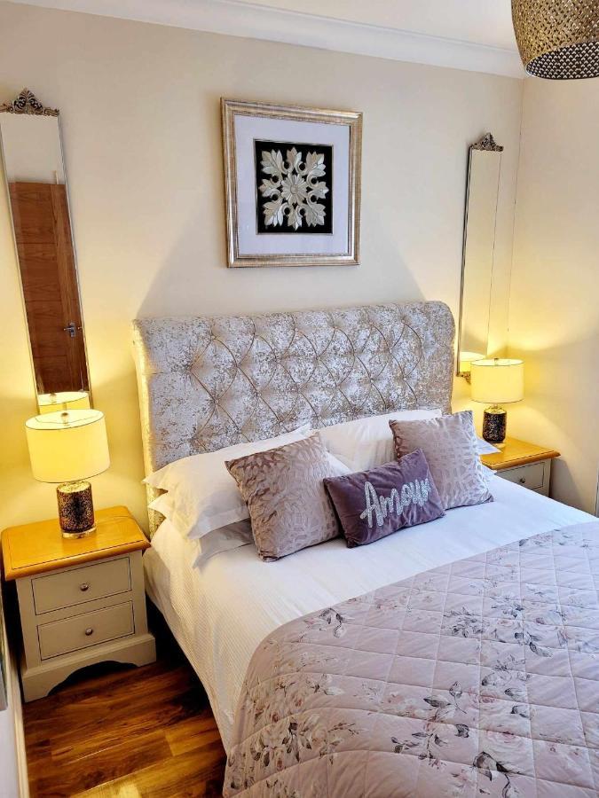 Apartment 1 Exquisite Two King Bedroom With En Suites - Close To The Town Centre, Rail, Airport And Theatre Darlington  Dış mekan fotoğraf